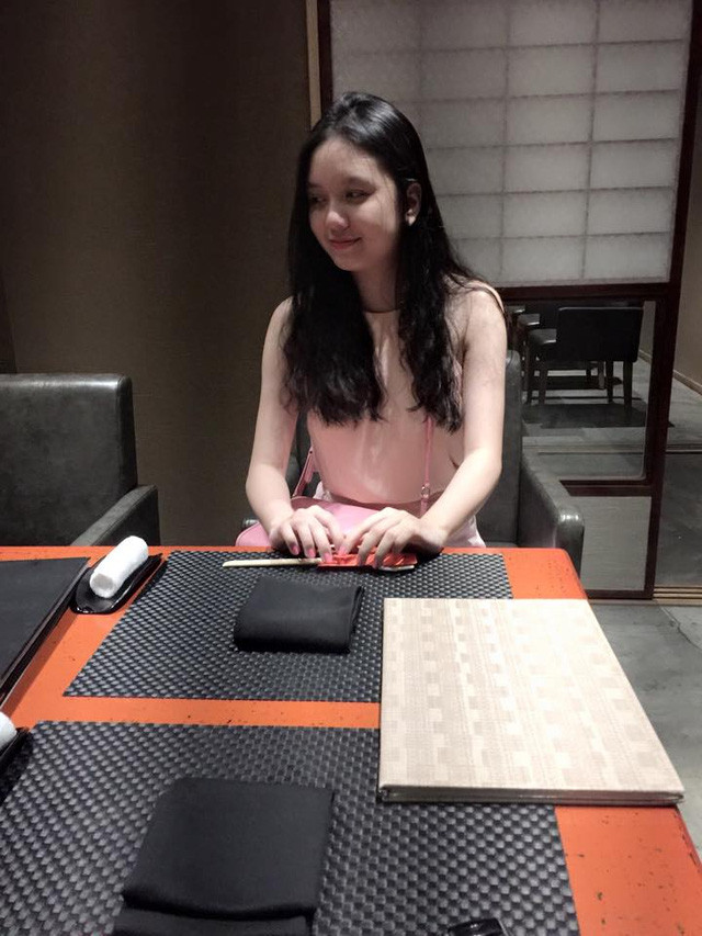 Chị gái mặn mà, em gái đẹp như hot girl của Vũ Hoàng Điệp ảnh 9 Cô tên Vũ Thảo Vy, cao 1m73, đang là sinh viên trường Đại học Quốc tế RMIT.