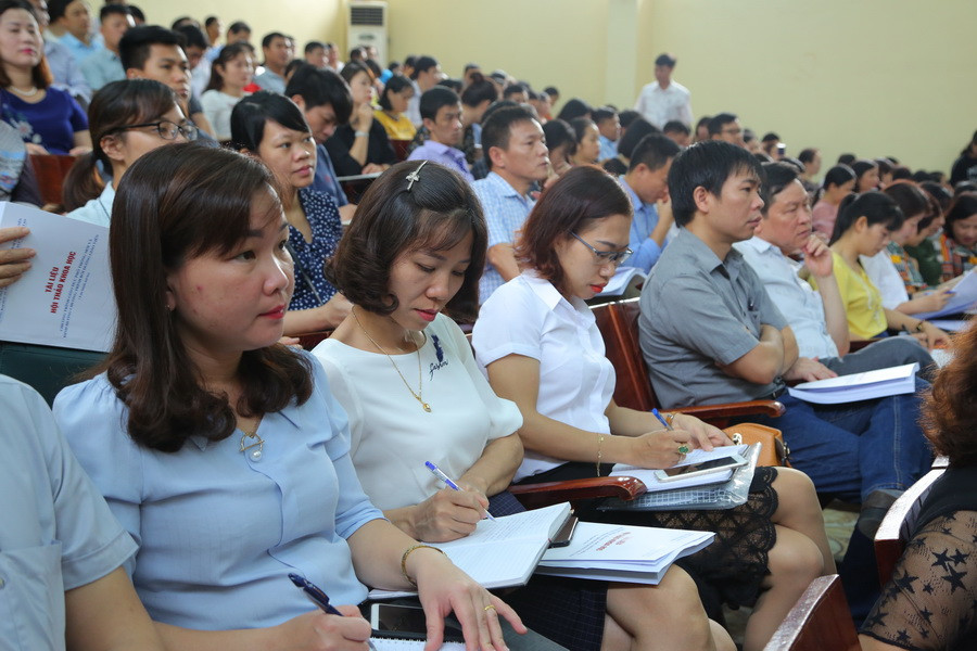 Giáo viên các bậc học phổ thông tại hội thảo. Ảnh Việt Hà Giáo viên các bậc học phổ thông tại hội thảo. Ảnh Việt Hà