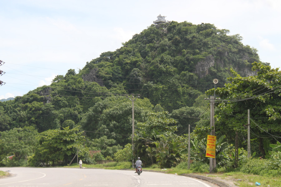 Núi Cấm - nơi Lý Thường Kiệt sáng tác điệu hát múa Dậm.