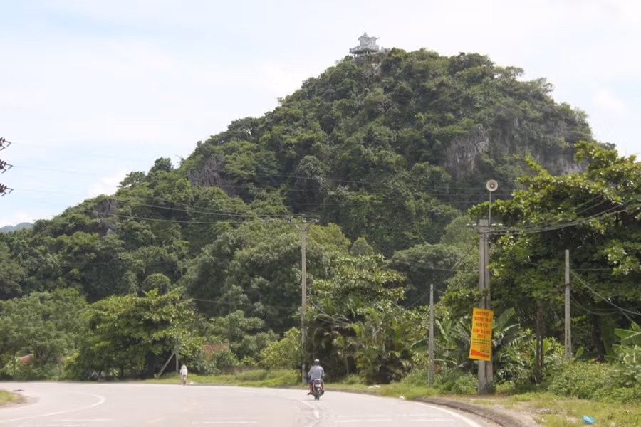 Núi Cấm - nơi Lý Thường Kiệt sáng tác điệu hát múa Dậm.