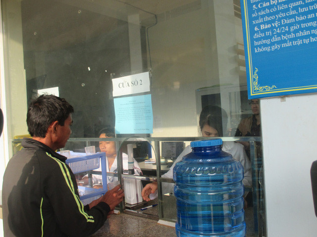 Xót xa trẻ nhiễm HIV do… bú sữa dì - 2