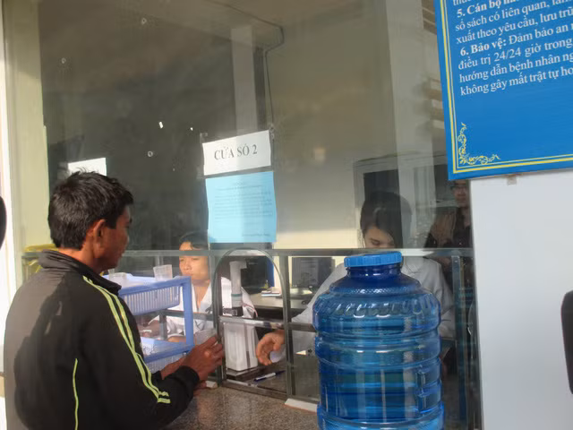 Xót xa trẻ nhiễm HIV do… bú sữa dì - 2