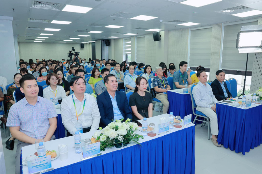 Các đại biểu tham dự Hội thảo.