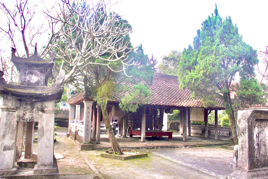 Đền thờ Nguyễn Huy Tự tại làng Trường Lưu - nơi lưu giữ nhiều văn bản Hán Nôm có giá trị.