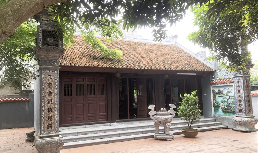 Đền thờ Thám hoa Nguyễn Văn Huy tại Tiêu Thượng (Từ Sơn - Bắc Ninh). Đền thờ Thám hoa Nguyễn Văn Huy tại Tiêu Thượng (Từ Sơn - Bắc Ninh).