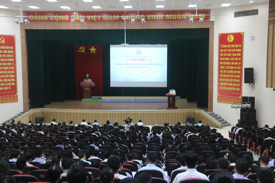 Toàn cảnh Hội nghị. Toàn cảnh Hội nghị.