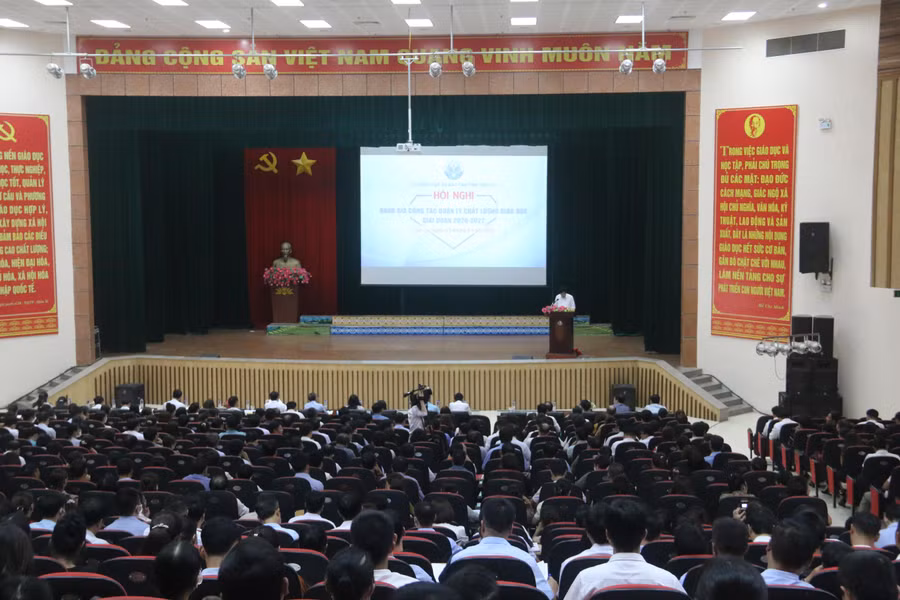 Toàn cảnh Hội nghị.