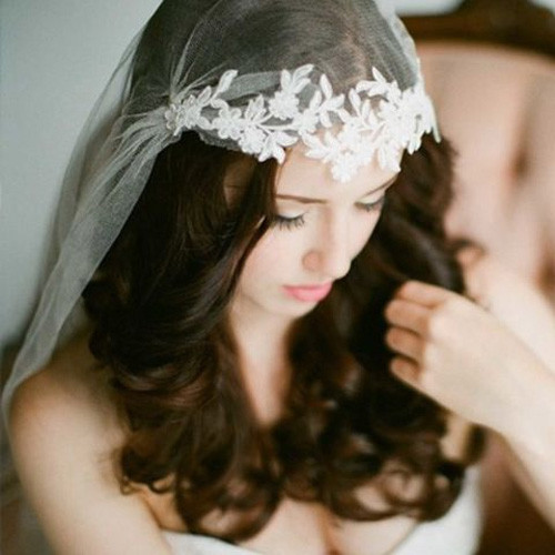 Cô dâu đẹp như nữ thần với 19 mẫu khăn voăn diễm lệ