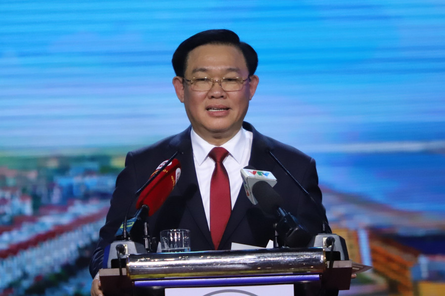 Chủ tịch Quốc hội Vương Đình Huệ phát biểu chỉ đạo Hội nghị. Chủ tịch Quốc hội Vương Đình Huệ phát biểu chỉ đạo Hội nghị.