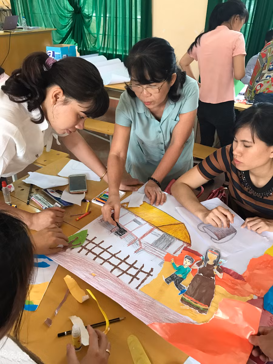 Đội ngũ GV Mĩ thuật bậc TH cần được tập huấn, bồi dưỡng đầy đủ để đáp ứng tốt dạy học khi bước vào CTGDPT mới. Đội ngũ GV Mĩ thuật bậc TH cần được tập huấn, bồi dưỡng đầy đủ để đáp ứng tốt dạy học khi bước vào CTGDPT mới.