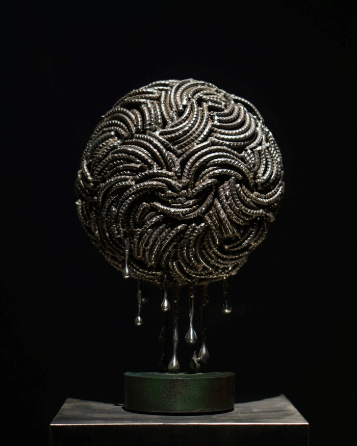 Tác phẩm điêu khắc &apos;Nhịp mưa&apos; của Vũ Bình Minh trưng bày tại Đài Loan năm 2022.