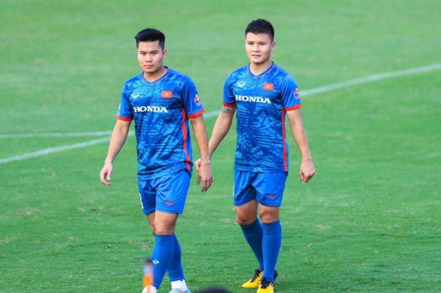 Quang Hải tự tin sau khi chia tay Pau FC và tập trung cùng tuyển Việt Nam. Quang Hải tự tin sau khi chia tay Pau FC và tập trung cùng tuyển Việt Nam.