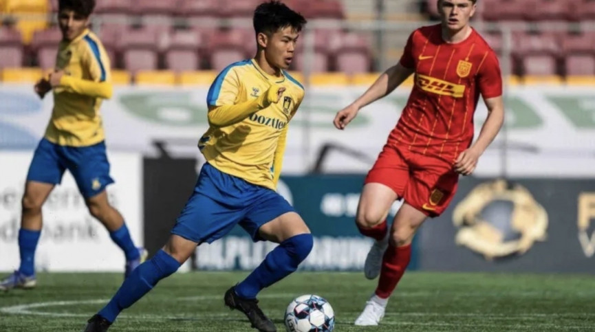 Kean Trần trong màu áo U15 Đan Mạch. Kean Trần trong màu áo U15 Đan Mạch.