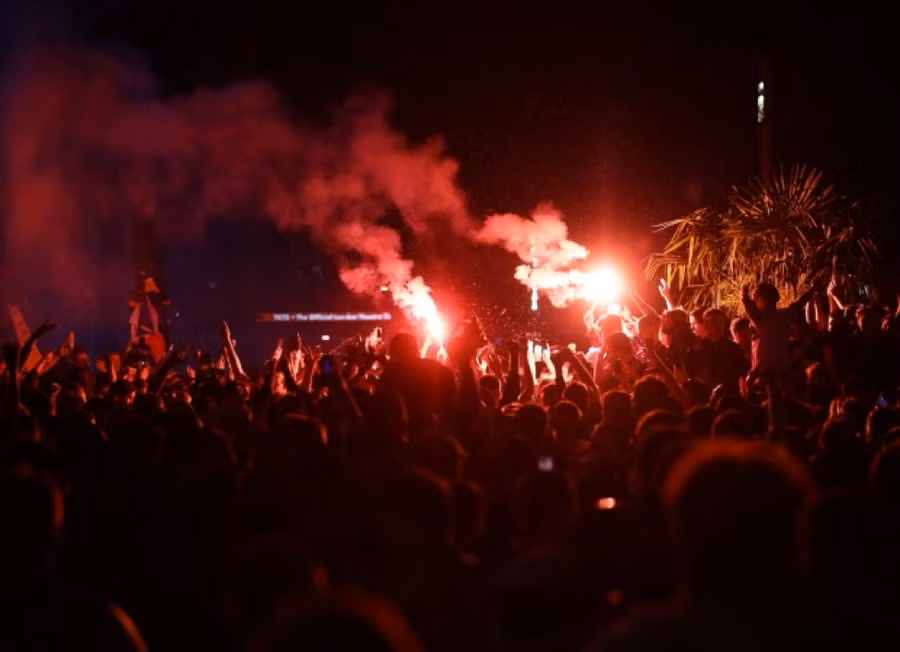 18 cổ động viên đã bị bắt giữ sau trận đấu.