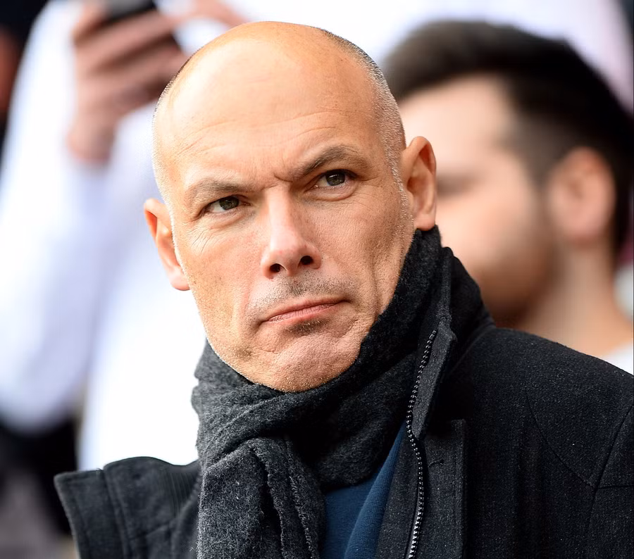 Trưởng ban trọng tài Howard Webb thừa nhận sai lầm của đồng nghiệp và đã xin lỗi Arsenal cũng như Brighton.