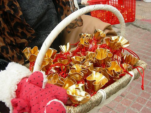 Giải mã lời đồn chi bạc triệu mua muối được làm phép để trừ tà, rước lộc - Ảnh 1