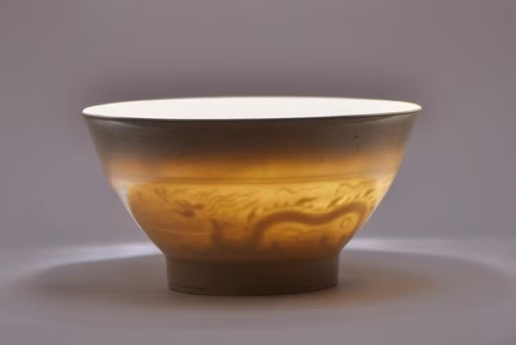 Từ “Lá đề chim phượng” đến bát sứ thấu quang rồng ảnh 1