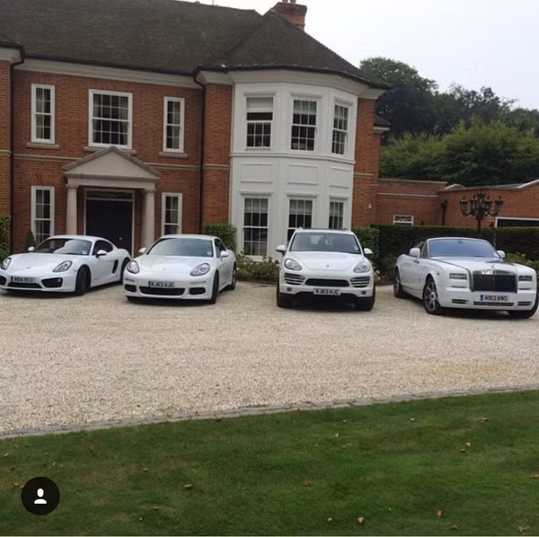 Hội con nhà giàu London: Xế thì dát vàng, tiền thì để lau giày - Ảnh 14.