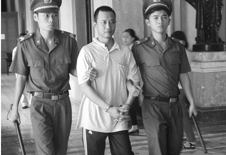 Tan mối tình “đẹp như mơ” vì “người lạ” nghe điện thoại