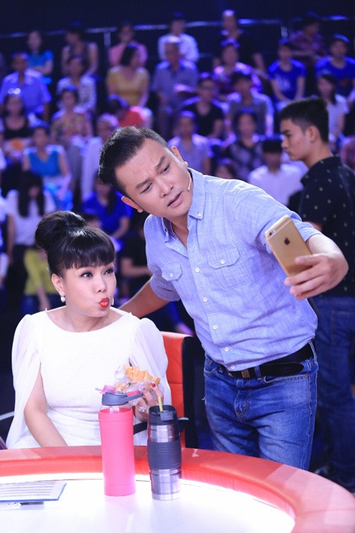 Vợ chồng Kim Tử Long “đụng độ” anh em Lý Hùng - Lý Hương ảnh 9 vo chong kim tu long