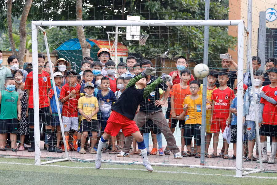 Trận chung kết dành cho khối tiểu học phải phân định thắng thua bằng loạt sút luân lưu.