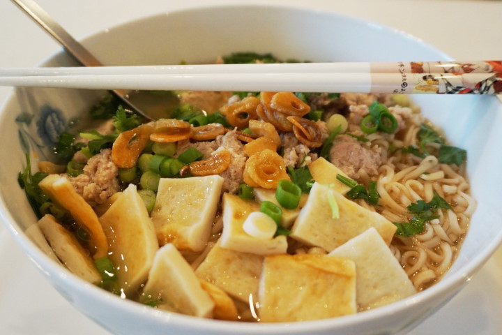 Lý giải nghi vấn tác hại của dầu chiên mì ăn liền