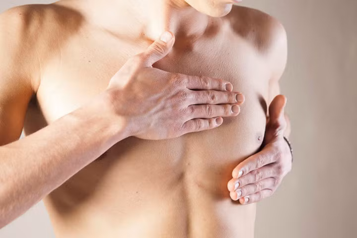 Bất ngờ với những dấu hiệu ung thư vú ở nam giới