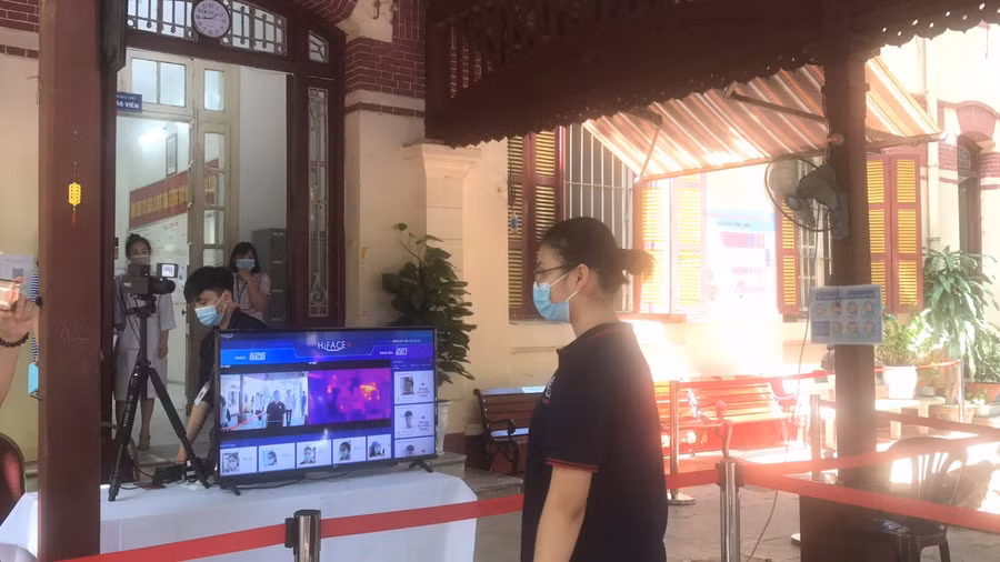 Giám sát qua camera