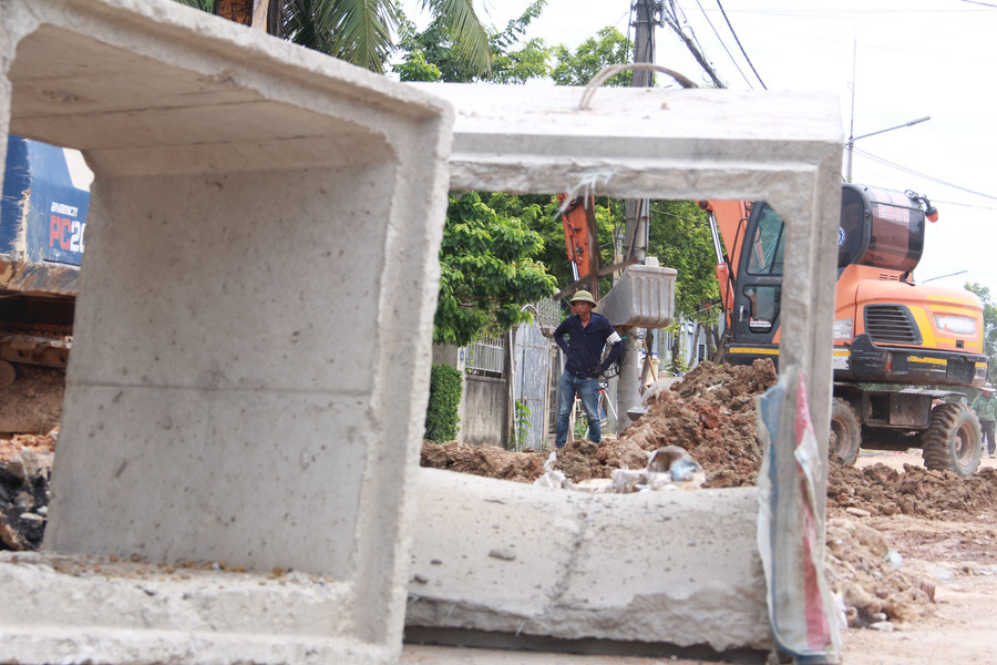 Quá trình lấy ý kiến, gần như các hộ dân có ảnh hưởng dự án đi qua các tuyến đường đều rất phấn khởi, đồng thuận cao với chủ trương chỉnh trang, nâng cấp của TP Hà Tĩnh. Quá trình lấy ý kiến, gần như các hộ dân có ảnh hưởng dự án đi qua các tuyến đường đều rất phấn khởi, đồng thuận cao với chủ trương chỉnh trang, nâng cấp của TP Hà Tĩnh.