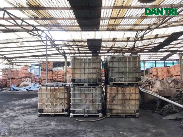 Manh mối nào khiến thủ phạm đổ chất thải “đầu độc” nguồn nước sông Đà bị bắt giữ? manh moi nao khien thu pham do chat thai dau doc nguon nuoc song da bi bat giu