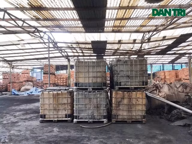 manh moi nao khien thu pham do chat thai dau doc nguon nuoc song da bi bat giu