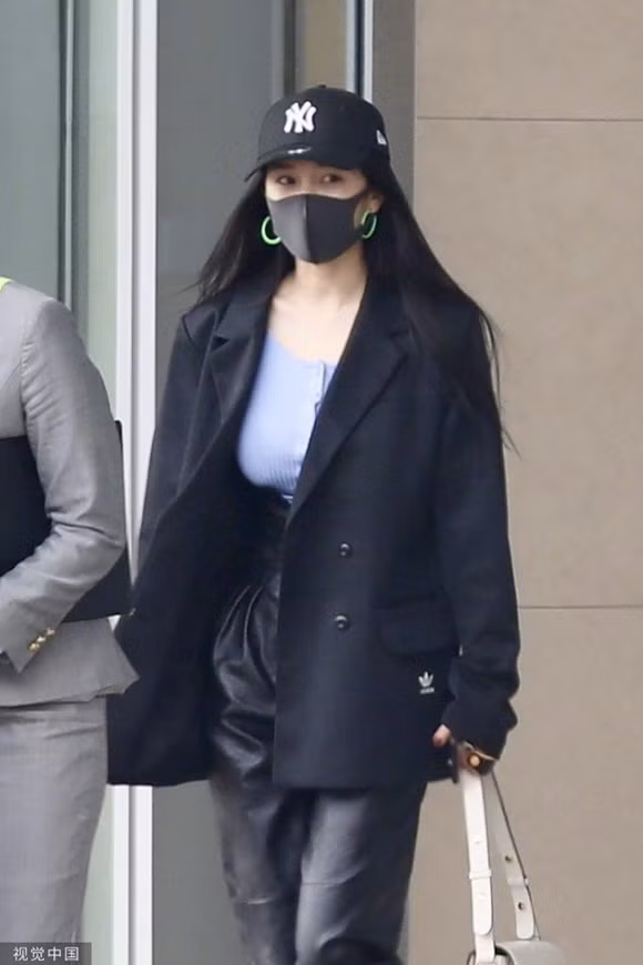 "Cưa sừng làm nghé" với phong cách xì-tin, Dương Mịch nhận mưa lời khen ảnh 5