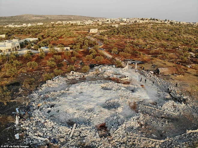 Hiện trường vụ tấn công vào nơi ẩn náu của Baghdadi ở Idlib, Syria. Ảnh: AFP/Getty.