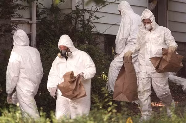 bi mat trong ngoi nha chua 8 thi the phu nu: ngoi nha dang so hinh anh 2