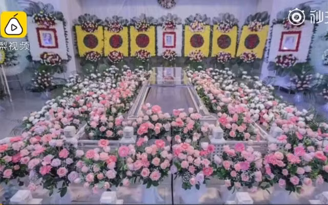 Anh Xu thực hiện ước nguyện cuối đời của vợ, biến đám tang thành đám cưới.