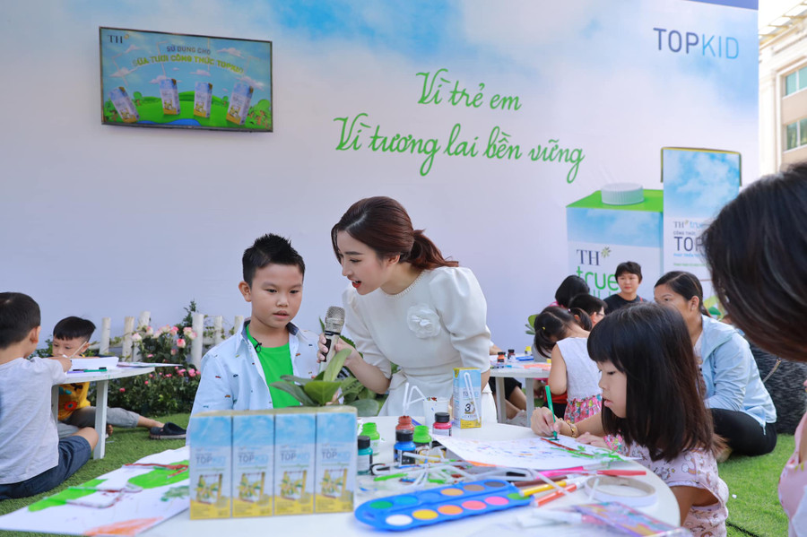 Hoa hậu Mỹ Linh thích thú trước ý tưởng vì môi trường của thiếu nhi