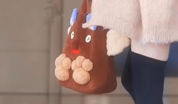 "Cưa sừng làm nghé" với phong cách xì-tin, Dương Mịch nhận mưa lời khen ảnh 4