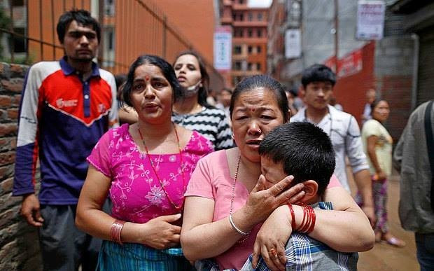 Nepal chưa phục hồi sau trận động đất 2 tuần trước, nay lại hứng chịu thêm cơn địa chấn mới. Ảnh: EPA