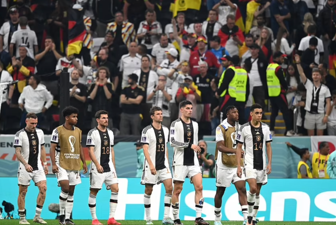 Cầu thủ Đức thất thần khi sớm phải dừng bước tại World Cup 2022. Cầu thủ Đức thất thần khi sớm phải dừng bước tại World Cup 2022.