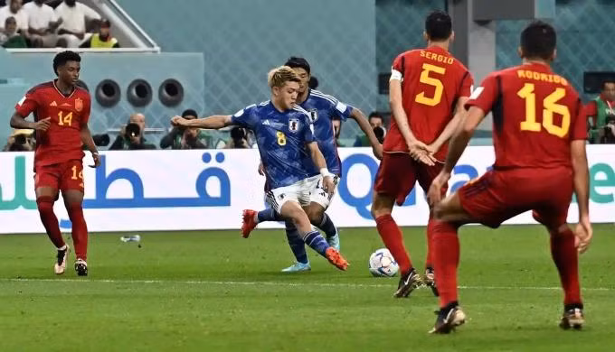 Tây Ban Nha sẽ gặp Ma Rốc ở vòng 16 đội World Cup 2022.