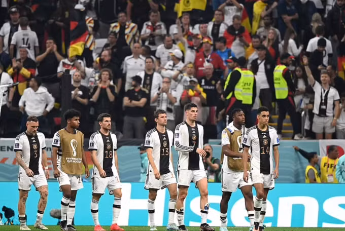 Cầu thủ Đức thất thần khi sớm phải dừng bước tại World Cup 2022.