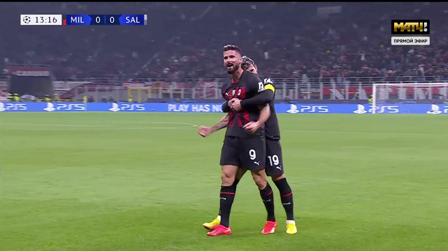 Cú đúp của tiền đạo Olivier Giroud góp phần giúp AC Milan giành vé vào vòng 16 đội Champions League