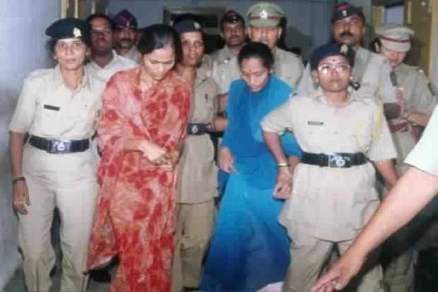 Cảnh sát bắt giữ nhiều phụ nữ trong vụ tấn công với cáo buộc giết người. Cảnh sát bắt giữ nhiều phụ nữ trong vụ tấn công với cáo buộc giết người.