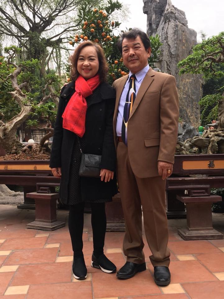 Nghệ sĩ Ưu tú Quý Tráng và Nghệ sĩ Nhân dân Thúy Cải. Nghệ sĩ Ưu tú Quý Tráng và Nghệ sĩ Nhân dân Thúy Cải.