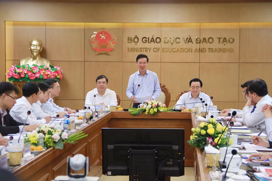 Đồng chí Võ Văn Thưởng phát biểu kết luận buổi làm việc Đồng chí Võ Văn Thưởng phát biểu kết luận buổi làm việc