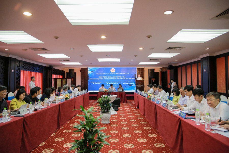 Hội thảo khoa học Quốc gia "Giáo dục bắt buộc đối với giáo dục tiểu học". (Ảnh: Hoàng Hải).