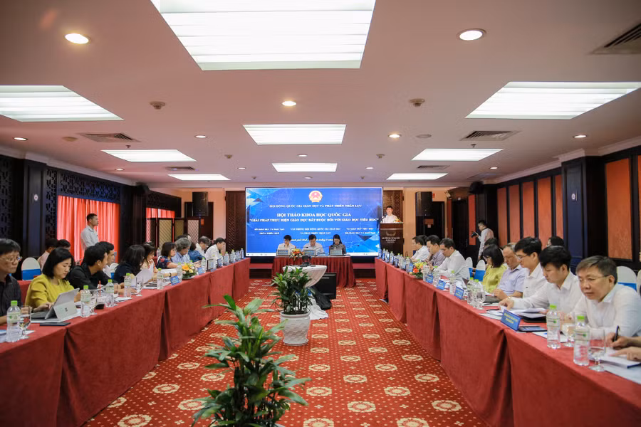 Hội thảo khoa học Quốc gia "Giáo dục bắt buộc đối với giáo dục tiểu học". (Ảnh: Hoàng Hải).