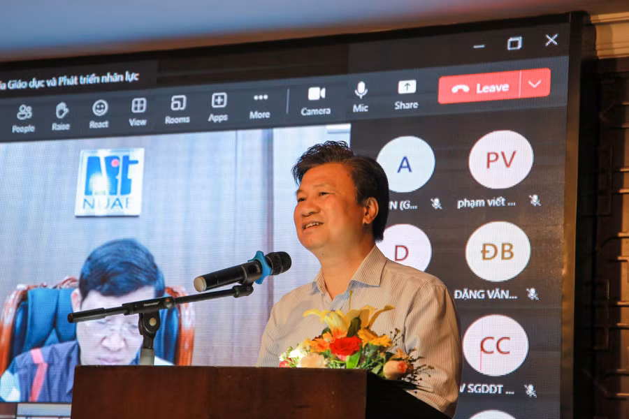 TS. Nguyễn Hữu Độ - Thứ trưởng Bộ GD&ĐT phát biểu chỉ đạo tại hội nghị. TS. Nguyễn Hữu Độ - Thứ trưởng Bộ GD&ĐT phát biểu chỉ đạo tại hội nghị.