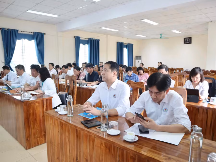 Tập huấn, nâng cao nghiệp vụ cho đội ngũ y, bác sỹ.