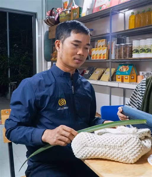 Thanh niên nông dân Nguyễn Hữu Hạnh sáng lập Hợp tác xã Dứa Hạnh Phúc